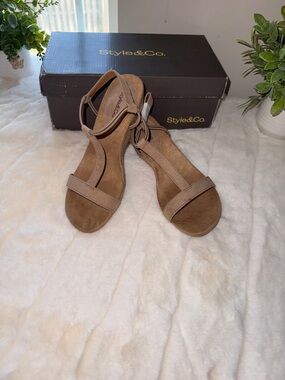 NIB - Style & Co. Womens Mulan T-strap Open Toe Wedge Sandals
